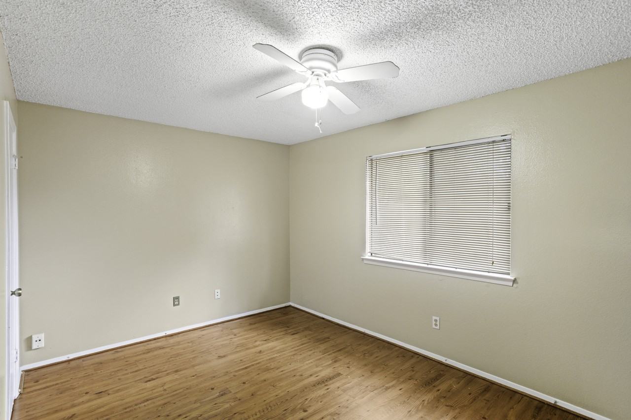7254 Flaming Forest St #1 - Photo 5 of 14
