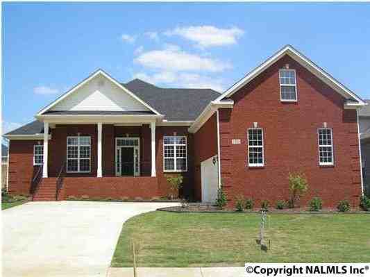 7403 Parktrace Ln SE - Photo 2 of 10