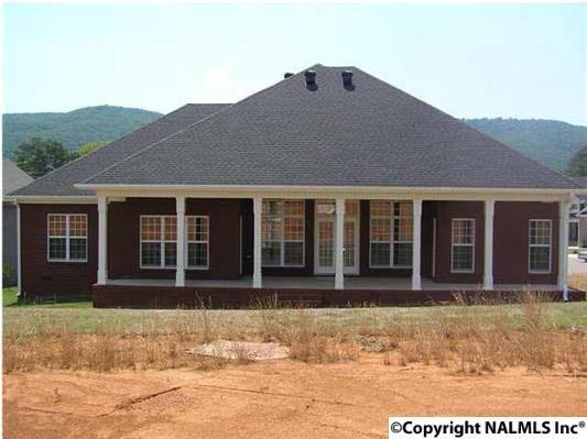 7403 Parktrace Ln SE - Photo 3 of 10