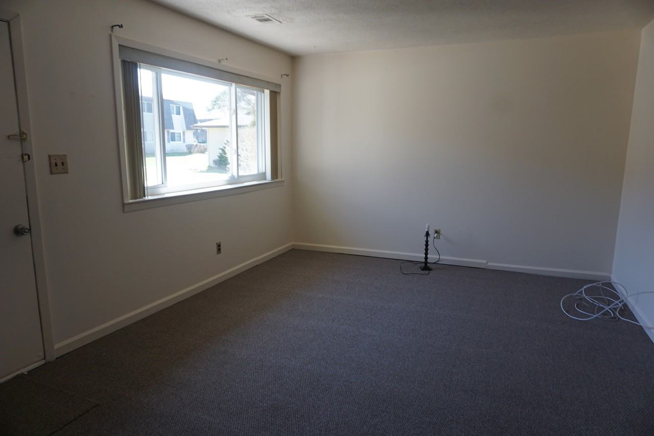 118 Feller Dr - Photo 2 of 6