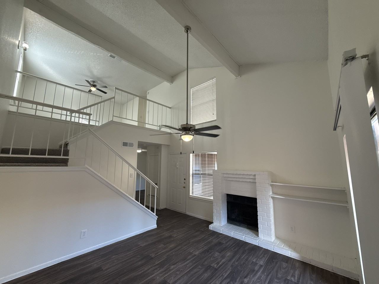 11255 Huebner Oaks - Photo 6 of 13