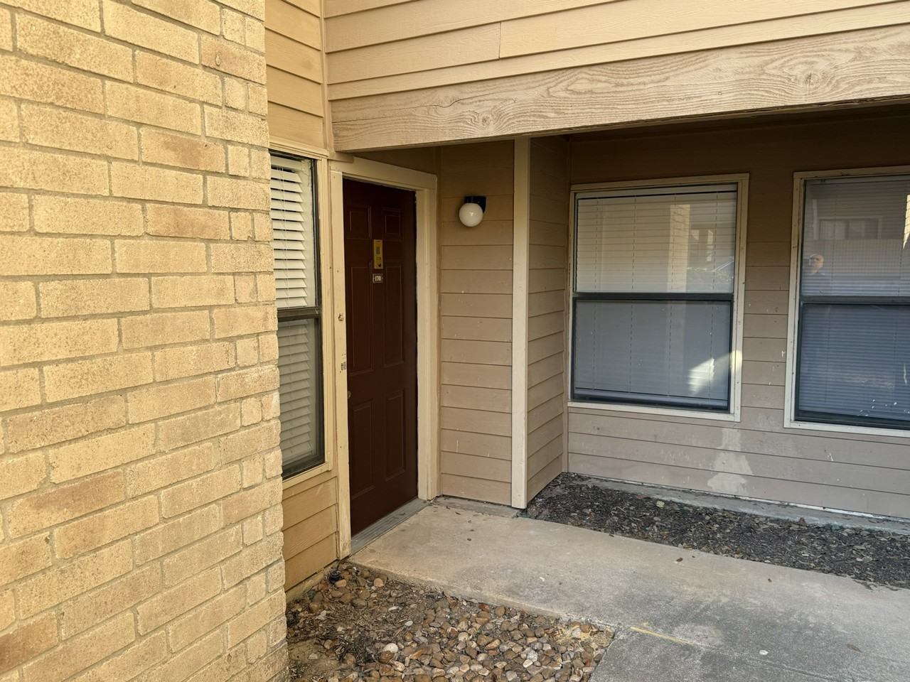 11255 Huebner Oaks - Photo 7 of 13