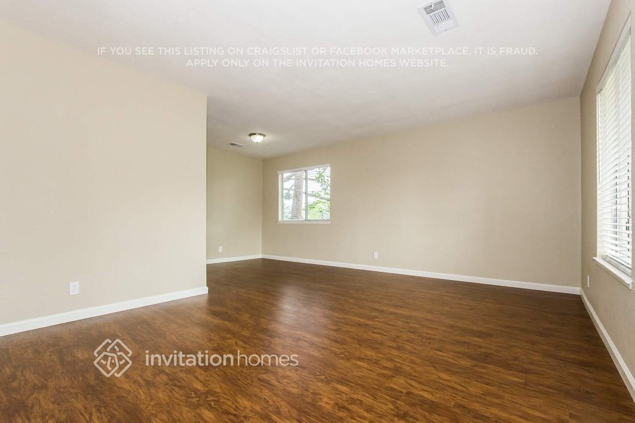 375 Notre Dame Dr - Photo 4 of 20