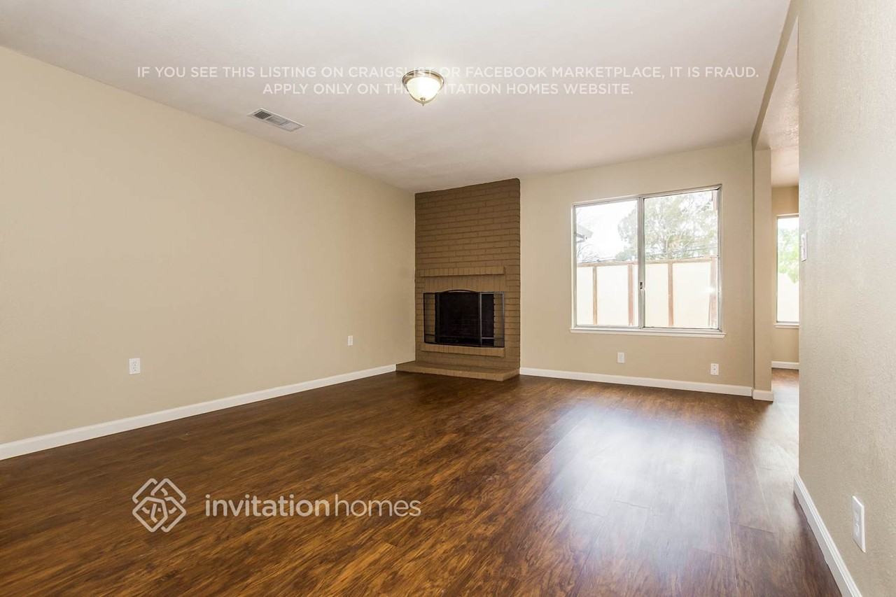 375 Notre Dame Dr - Photo 5 of 20