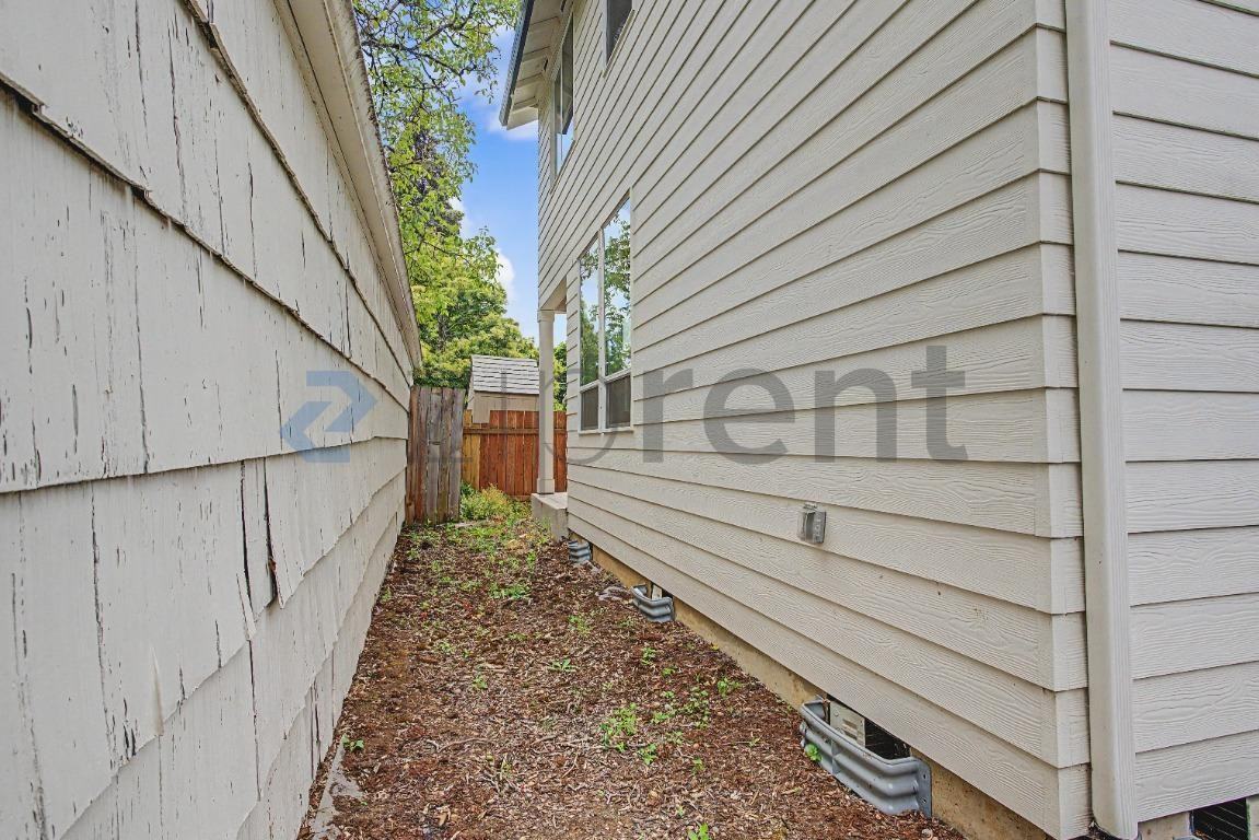 7750 Se 57th Ave - Photo 3 of 16
