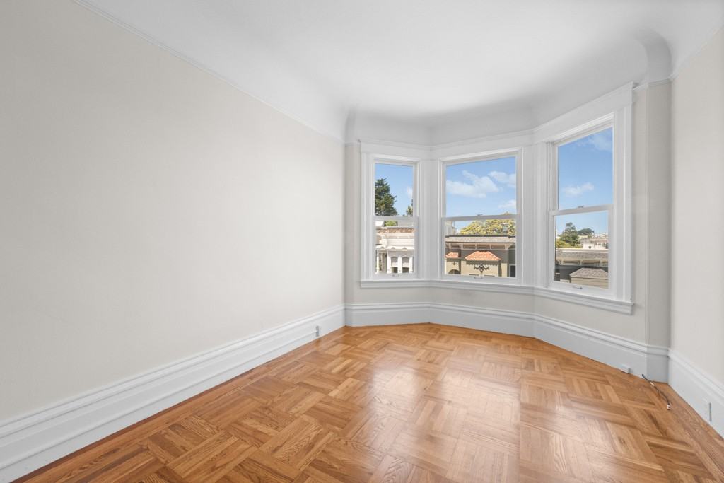 737 Waller St #737 - Photo 5 of 31