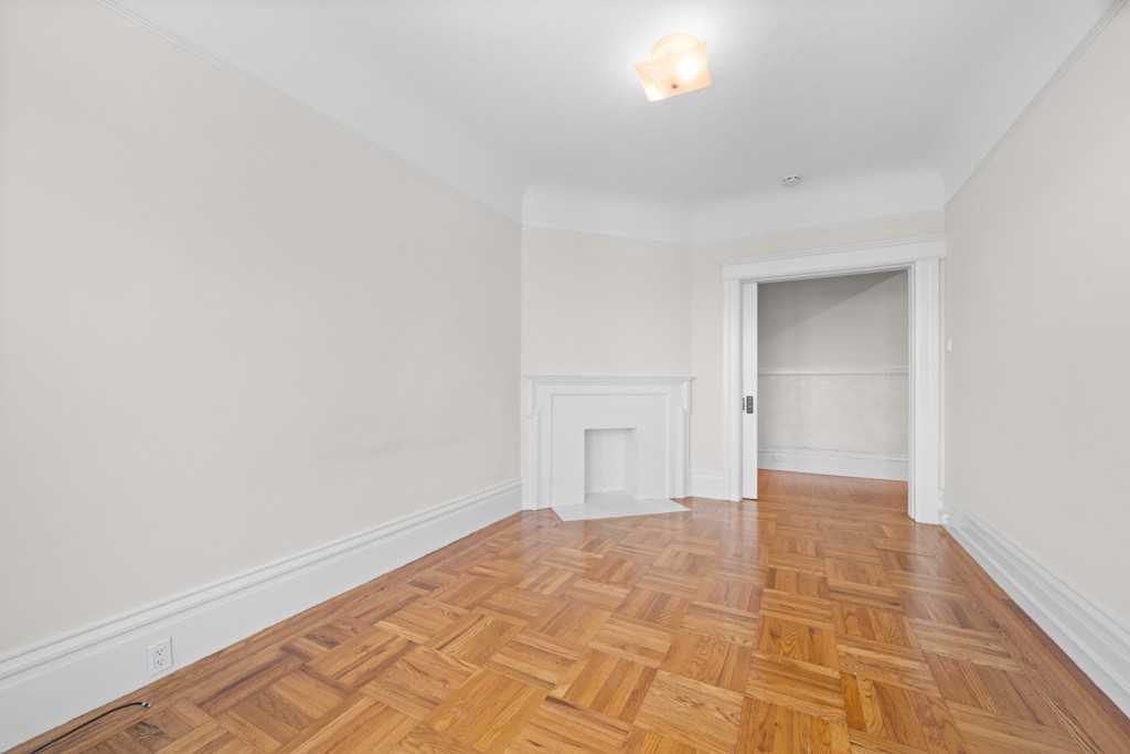 737 Waller St #737 - Photo 6 of 31