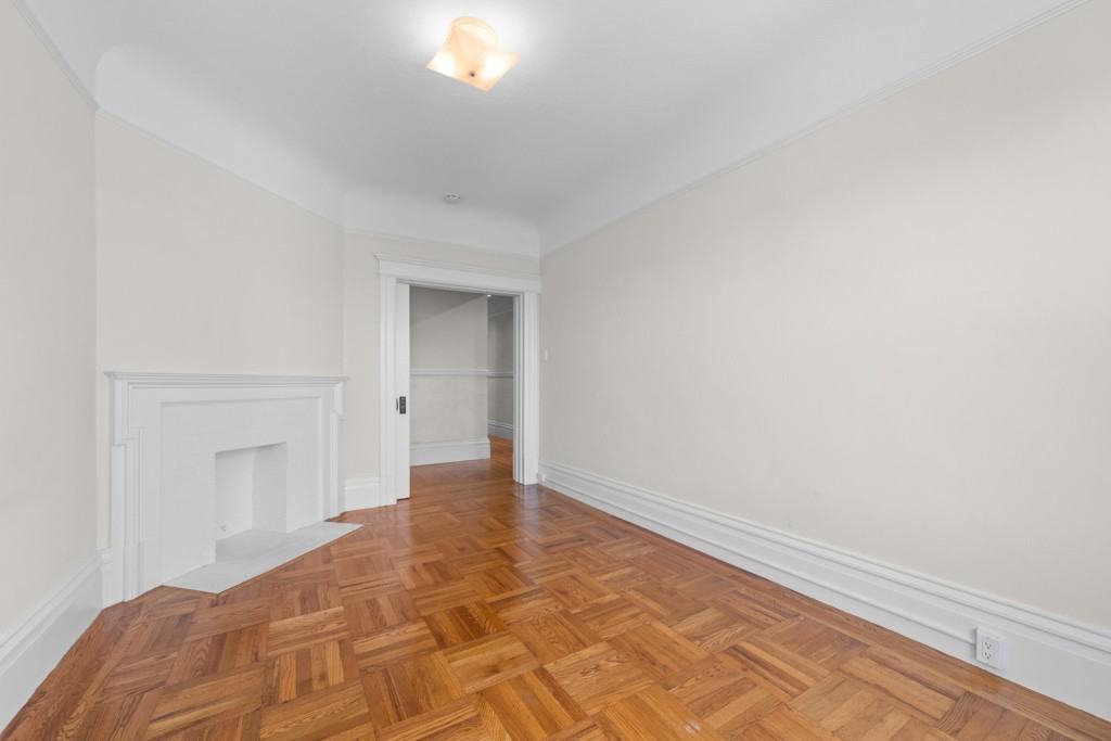 737 Waller St #737 - Photo 7 of 31