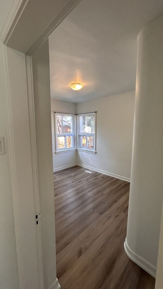 SF228 | Spacious 4 Bedroom Main Floor Home – Central Edmonton - Photo 6 of 7
