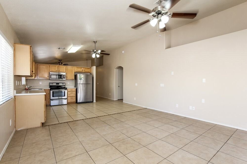 3618 W Tina Ln - Photo 4 of 15
