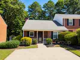 featured image of 140 Williamsburg Way