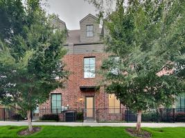 featured image of 112 E Oscar Dr