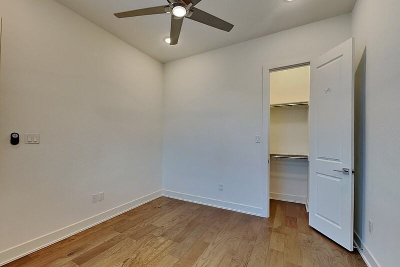 112 E Oscar Dr - Photo 5 of 18