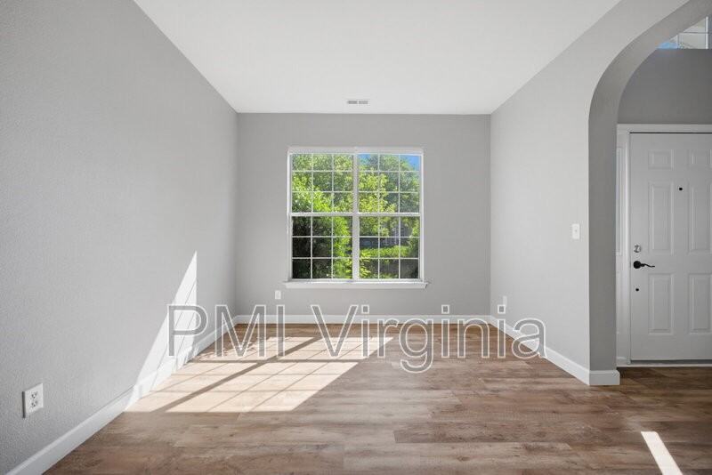 3016 Beaden Dr - Photo 6 of 45
