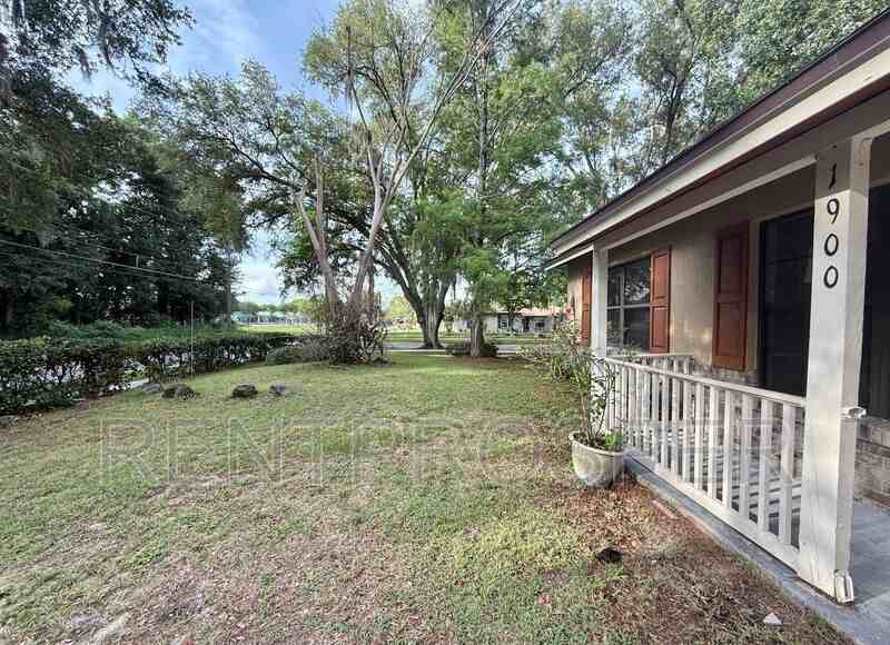 1900 Adair St - Photo 3 of 26