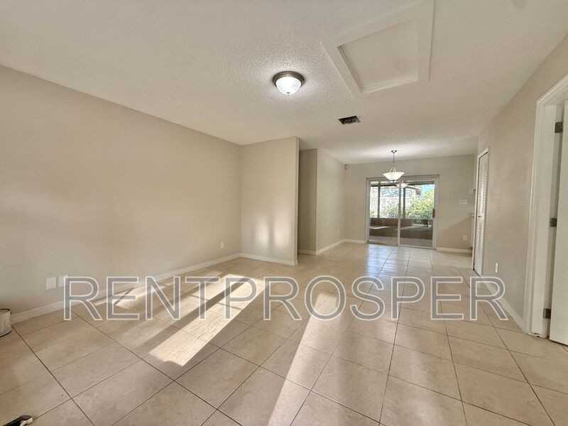 1900 Adair St - Photo 5 of 26