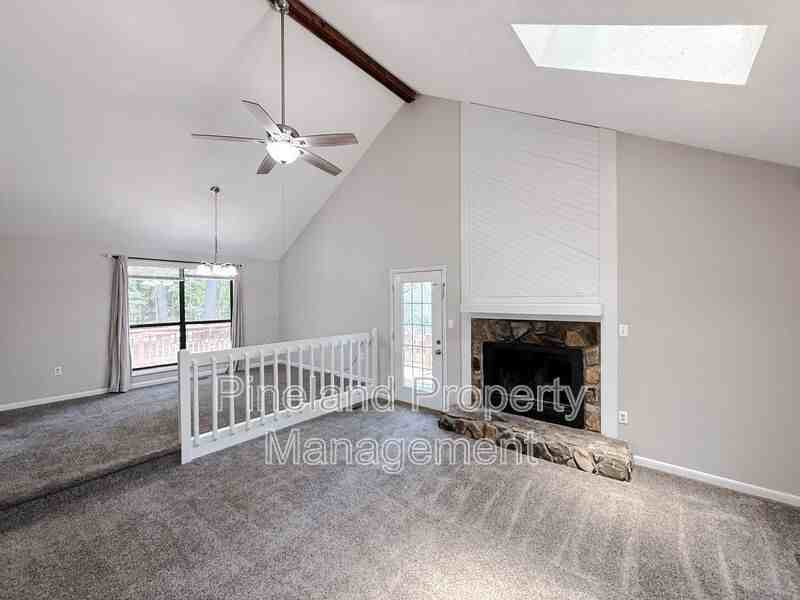 374 Wilder Dr - Photo 5 of 22