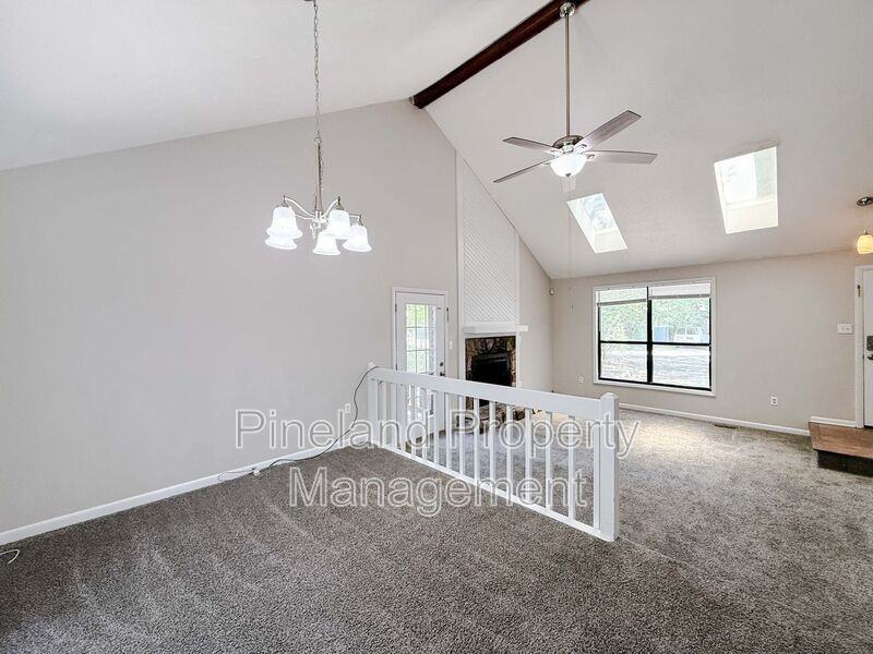 374 Wilder Dr - Photo 6 of 22
