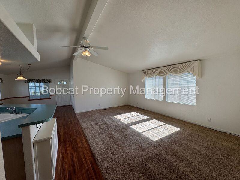 1129 Gambrel Dr - Photo 5 of 22