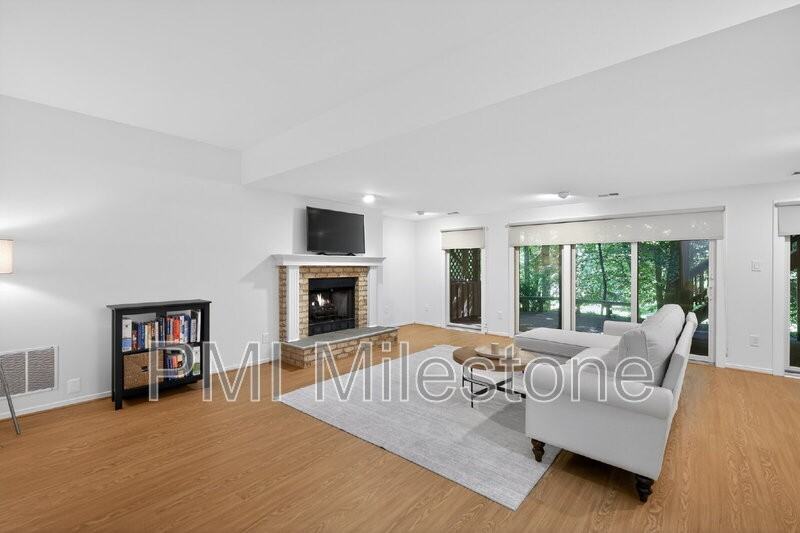 7830 Whiterim Ter - Photo 7 of 31