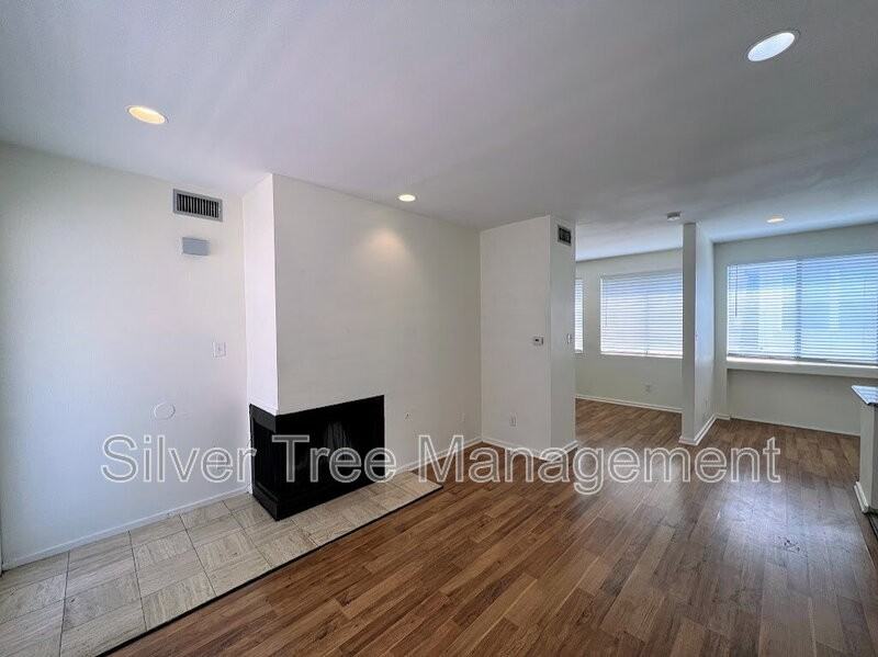 4015 Bowser Ave #E - Photo 2 of 8
