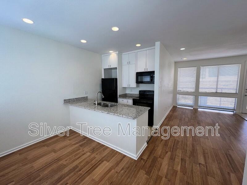 4015 Bowser Ave #E - Photo 5 of 8