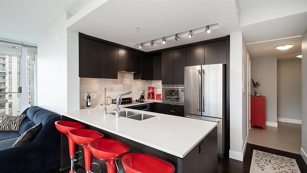 158 13th Street West #902 - Photo 5 of 25
