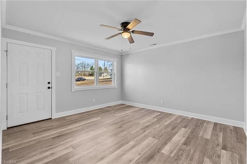 1501 Earl Dr - Photo 3 of 19