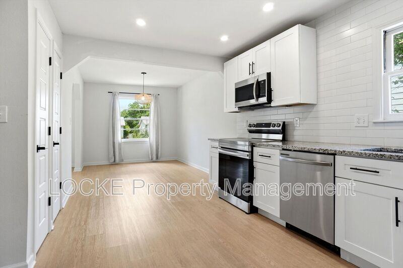 209 Westfork Dr - Photo 3 of 15