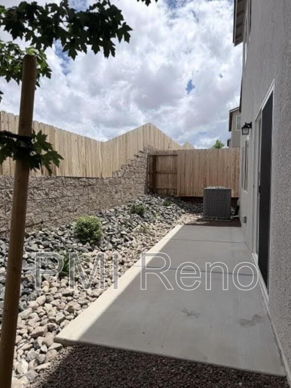 7548 Editor Dr - Photo 4 of 23