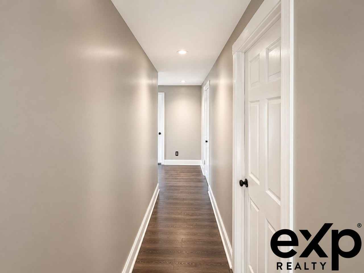42 Clinton St #2 - Photo 4 of 25