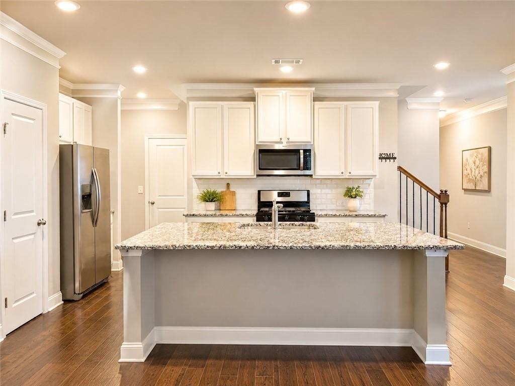 2559 Irwell Way - Photo 3 of 24