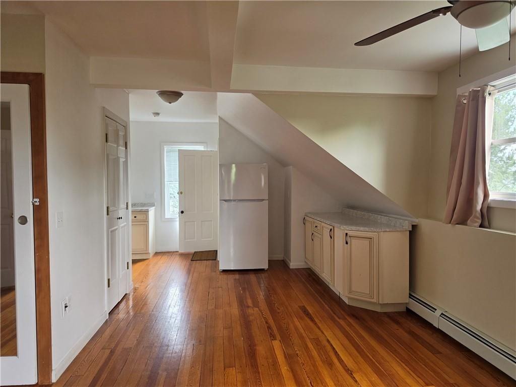 40 E Barrows St ##3 - Photo 4 of 15