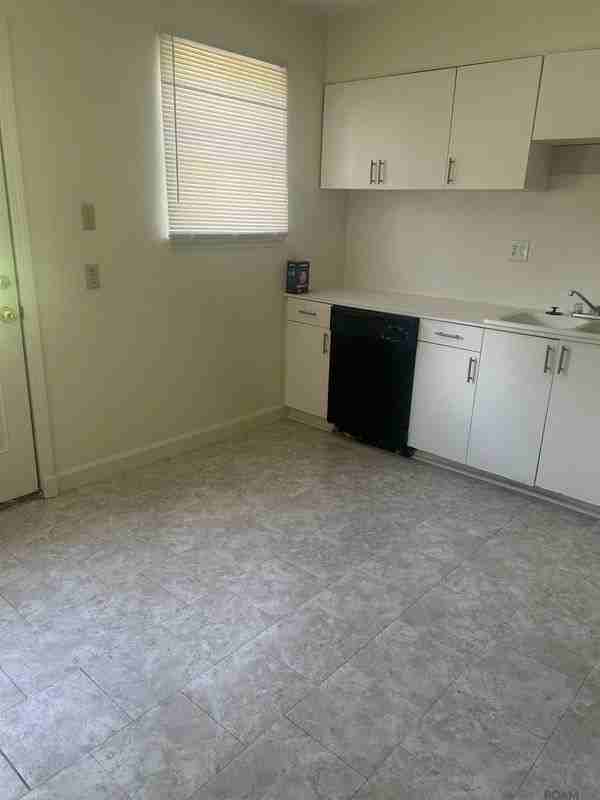 1240 Aberdeen Ave - Photo 6 of 18