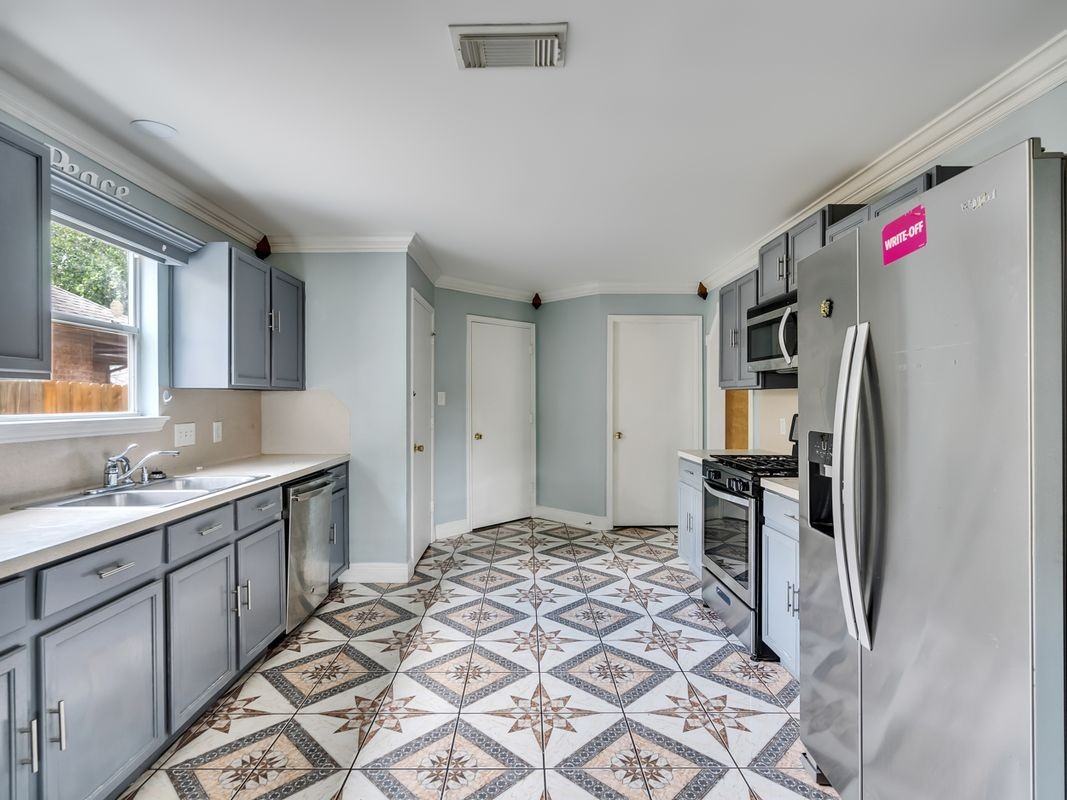13119 Lindenloch Ln - Photo 6 of 25
