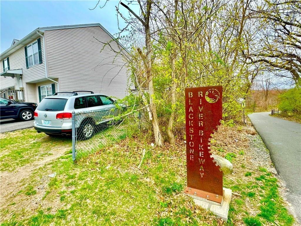 32 Silva St - Photo 7 of 26