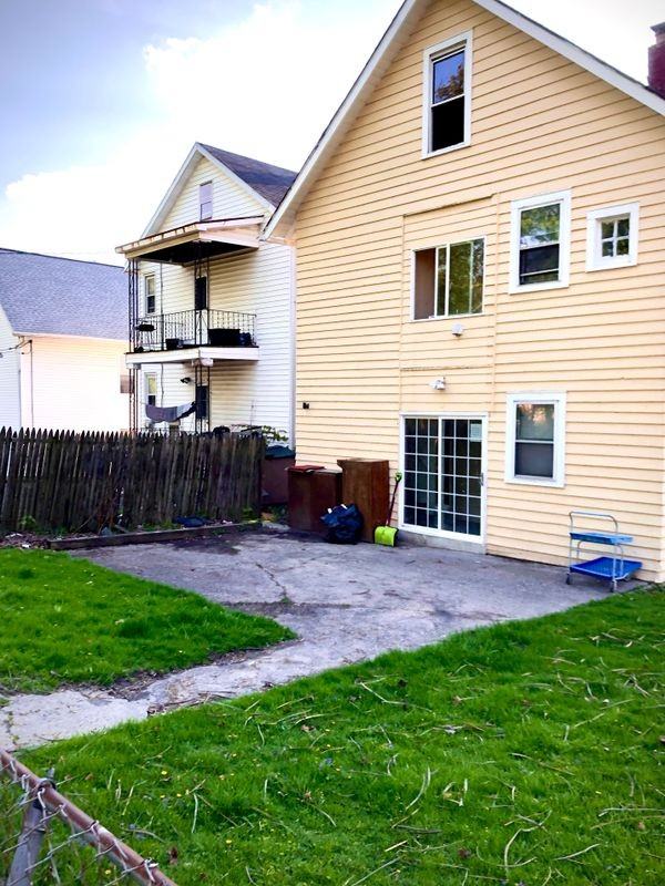 50 Pinewood Ave - Photo 3 of 31