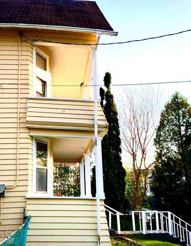 50 Pinewood Ave - Photo 4 of 31