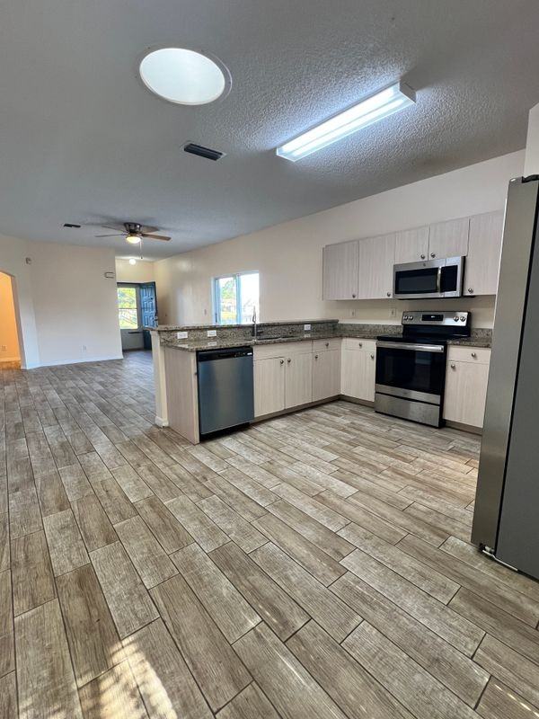 957 Bimini Ave - Photo 3 of 4