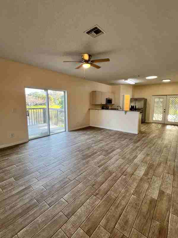 957 Bimini Ave - Photo 4 of 4