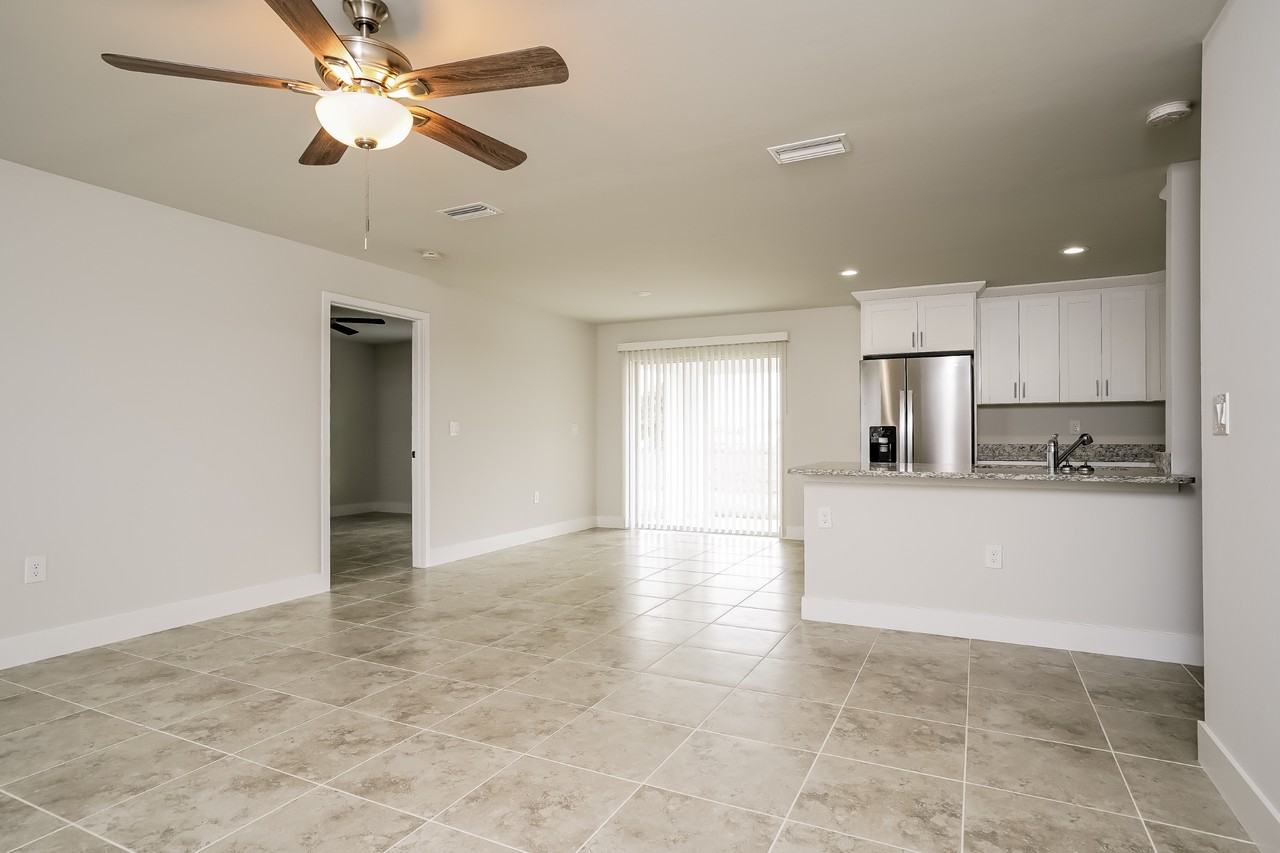 1037 Kimberly Ave - Photo 2 of 17