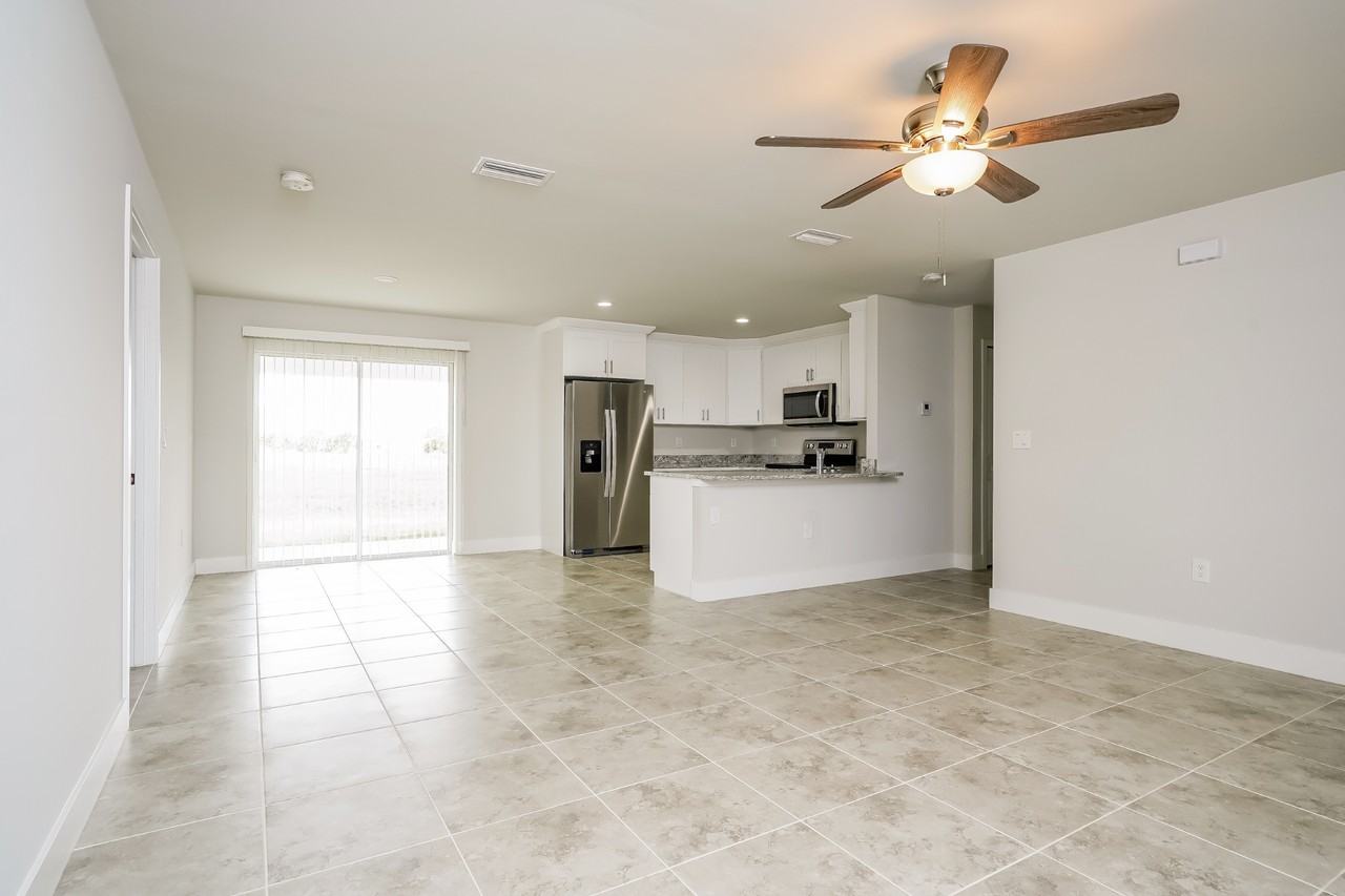 1037 Kimberly Ave - Photo 6 of 17