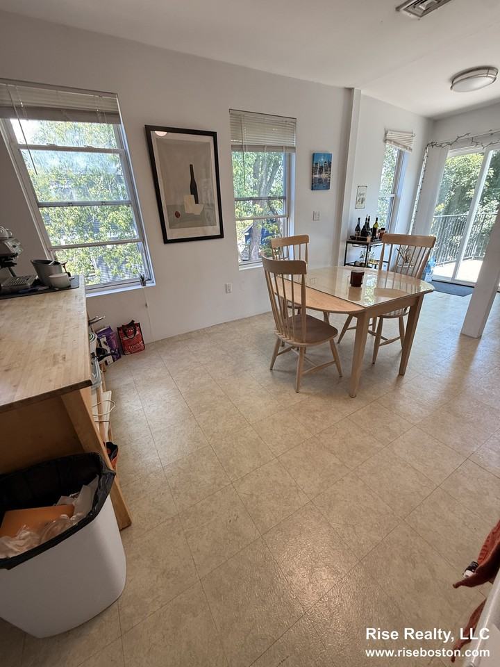 354 Putnam Ave #2 - Photo 4 of 13