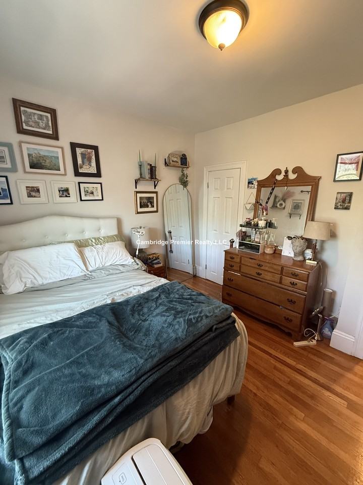 Norfolk St #4 - Photo 5 of 29