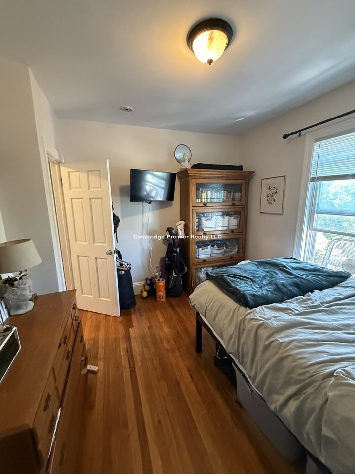 Norfolk St #4 - Photo 6 of 29