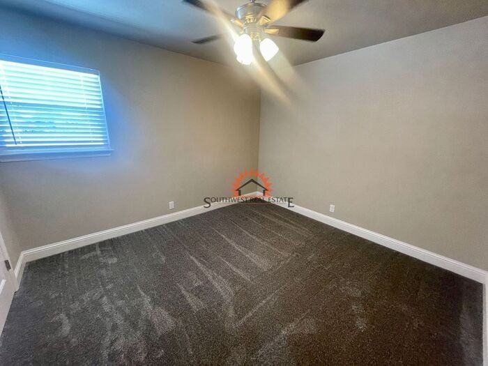 1025 W 18th St #9 - Photo 7 of 20