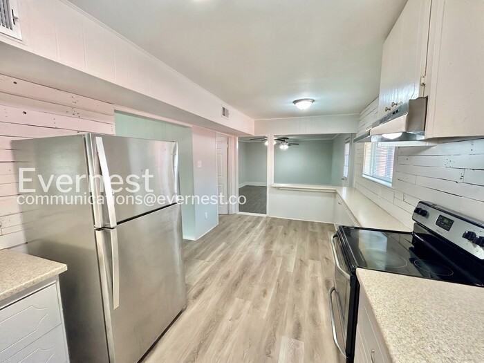 3502 Matador Dr - Photo 3 of 30