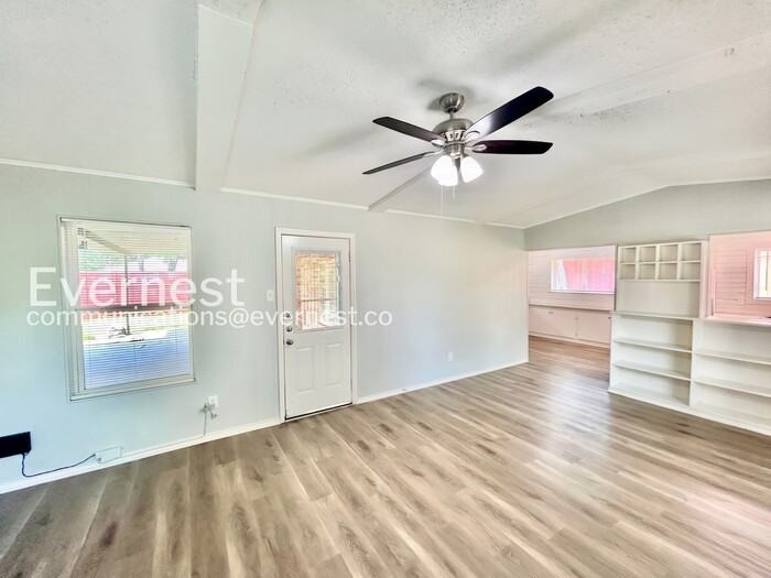 3502 Matador Dr - Photo 4 of 30