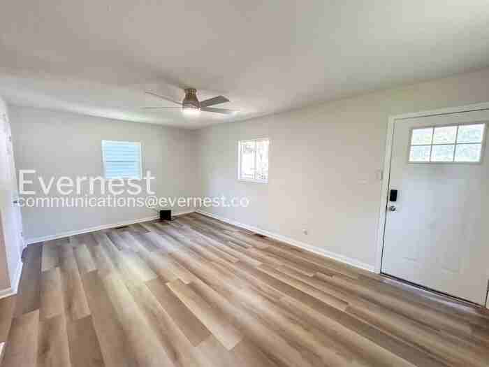 633 Hemlock Ave - Photo 4 of 22