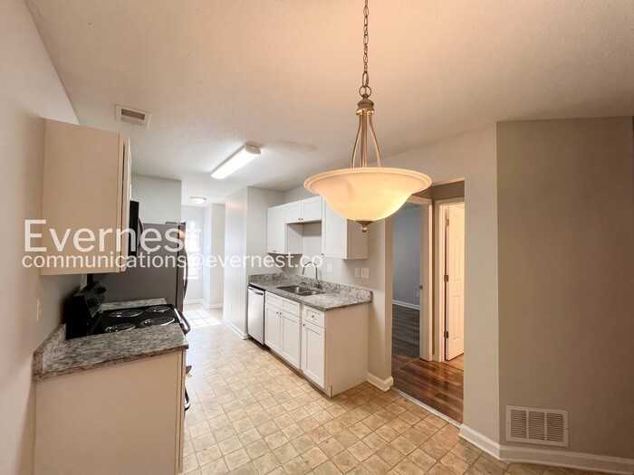 7266 Illinois Central Ave - Photo 4 of 25